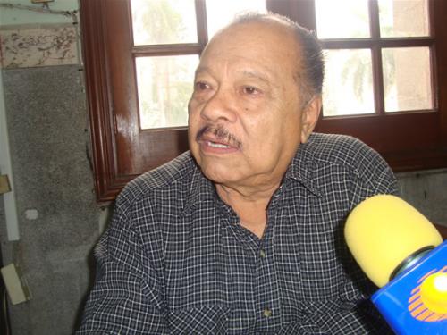 Sorprenden a “coyotes”,en el trámite de la cartilla militar, cobran por hacer fila